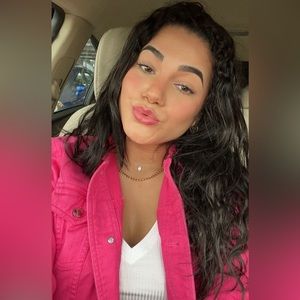 Meet your Posher, Emily